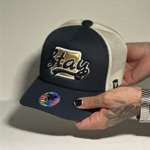 GORRA NEGRA Y DORADA DREAMING