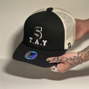 GORRA NEGRA Y BLANCA DREAMING