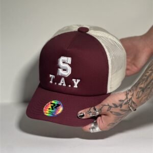 GORRA ROJA Y BLANCA DREAMING