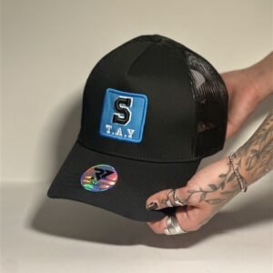 GORRA NEGRA Y AZUL DREAMING